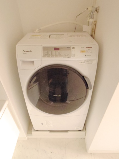 ドラム式洗濯機も付いてます。