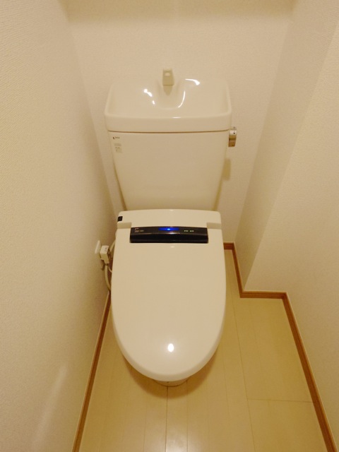 トイレはINAX製です。