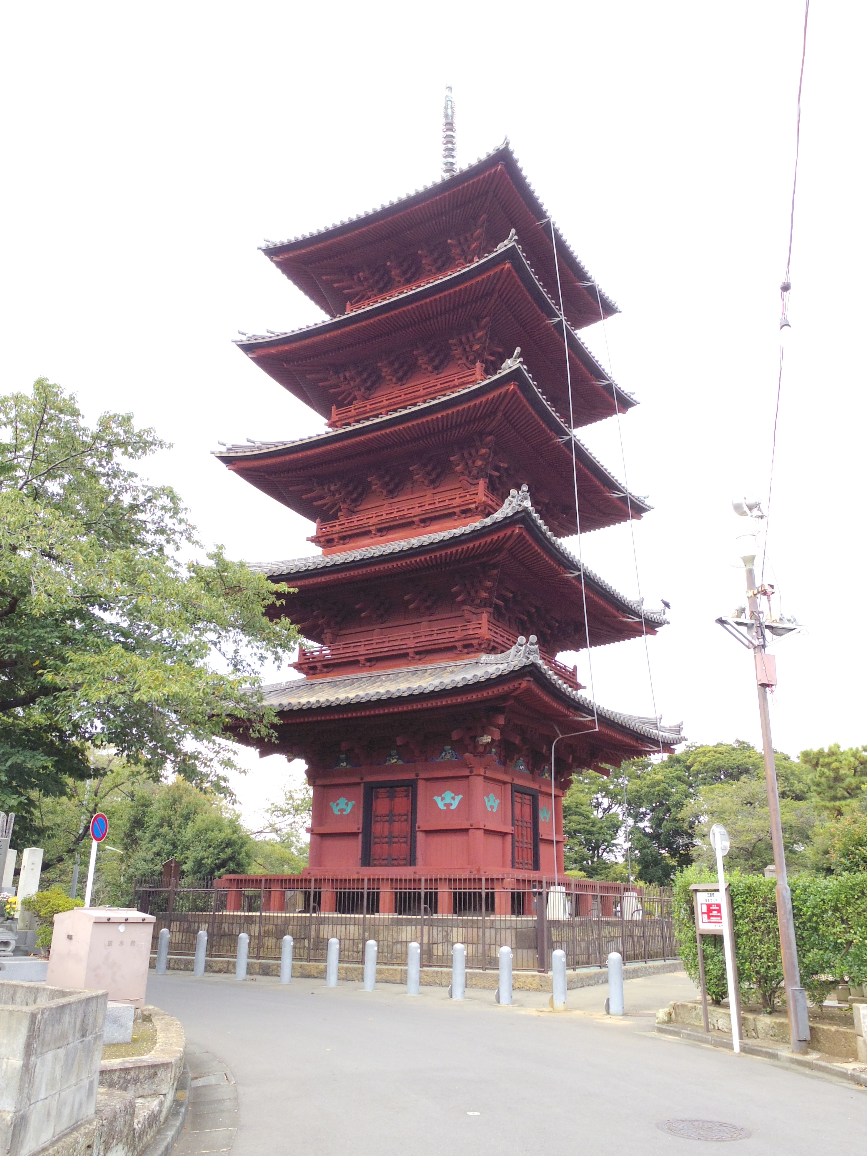 池上本門寺の五重塔。慶長13年建立(1608年)。