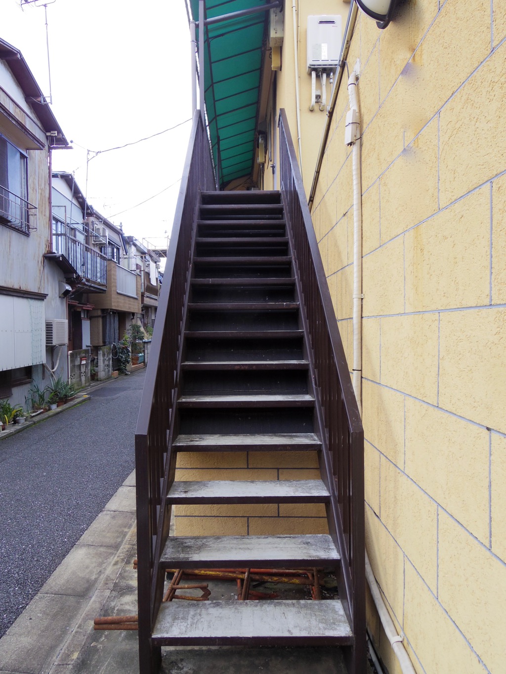 階段を上がり。
