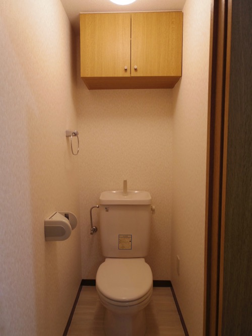 トイレは別室です。