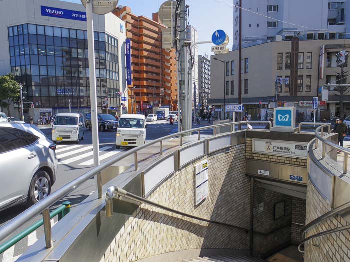 最寄りの江戸川橋駅まで徒歩７分ほど