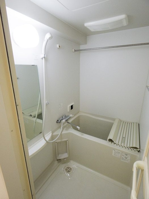 浴室乾燥機付きバスルーム