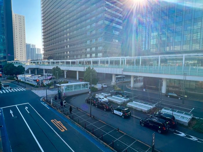 大崎駅新西口にはタクシー＆バス乗り場があります
