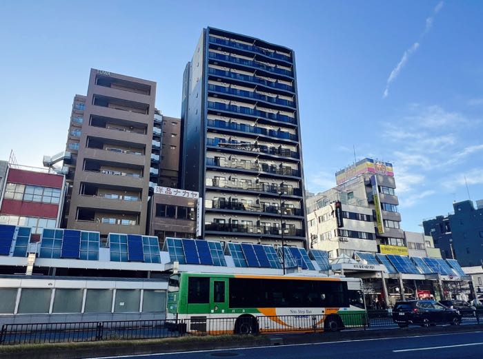 アーケード商店街に面した猫可賃貸マンションです